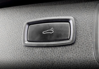 Подержанный автомобиль Porsche Macan 2014 года (26 фото)