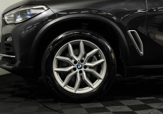 Подержанный автомобиль BMW X5 2019 года (8 фото)