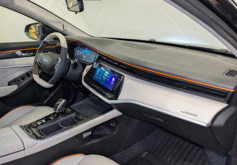 Подержанный автомобиль DongFeng Shine Max 2023 года (8 фото)