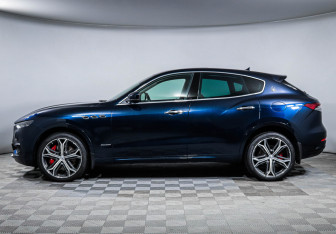 Подержанный автомобиль Maserati Levante 2021 года (8 фото)