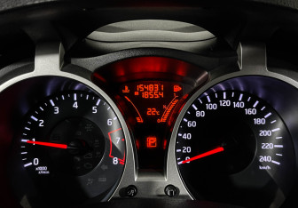 Подержанный автомобиль Nissan Juke 2011 года (11 фото)