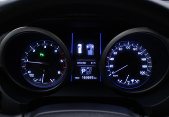 Подержанный автомобиль Toyota Land Cruiser Prado 2016 года (12 фото)