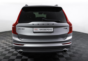 Подержанный автомобиль Volvo XC90 2019 года (6 фото)