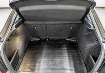 Подержанный автомобиль Skoda Rapid Liftback 2018 года (10 фото)