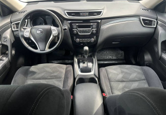 Подержанный автомобиль Nissan X-Trail 2017 года (11 фото)
