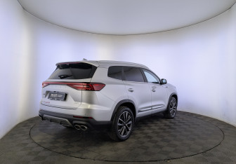 Подержанный автомобиль Chery Tiggo 8 Pro Max 2025 года (5 фото)