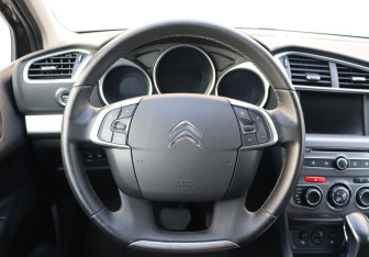 Подержанный автомобиль Citroen C4 Sedan 2020 года (14 фото)
