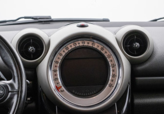 Подержанный автомобиль MINI Countryman 2011 года (14 фото)