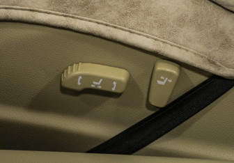 Подержанный автомобиль Nissan Teana 2011 года (17 фото)