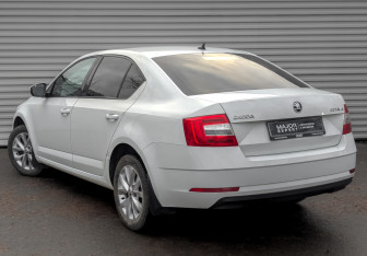 Подержанный автомобиль Skoda Octavia Liftback 2018 года (7 фото)