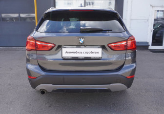 Подержанный автомобиль BMW X1 2018 года (6 фото)