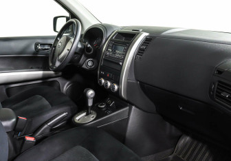 Подержанный автомобиль Nissan X-Trail 2014 года (9 фото)