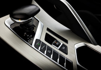 Подержанный автомобиль Geely Coolray 2022 года (25 фото)