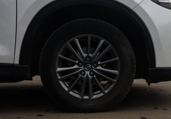 Подержанный автомобиль Mazda CX-5 2017 года (19 фото)