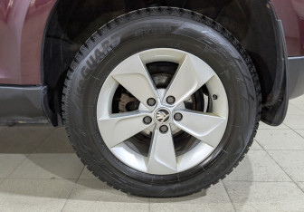 Подержанный автомобиль Skoda Yeti 2014 года (11 фото)