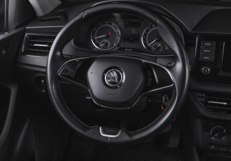 Подержанный автомобиль Skoda Rapid Liftback 2021 года (14 фото)