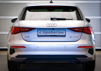 Подержанный автомобиль Audi A3 Hatchback 2021 года (5 фото)