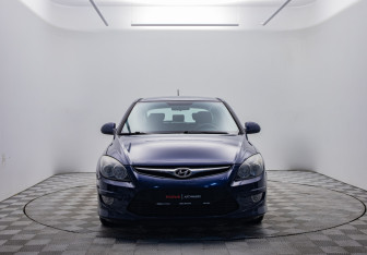Подержанный автомобиль Hyundai i30 Hatchback 2010 года (2 фото)