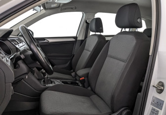 Подержанный автомобиль Volkswagen Tiguan 2021 года (20 фото)