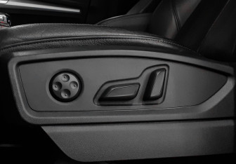 Подержанный автомобиль Audi Q5 2020 года (18 фото)