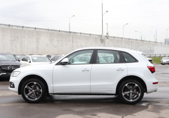 Подержанный автомобиль Audi Q5 2016 года (8 фото)