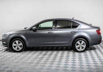 Подержанный автомобиль Skoda Octavia Liftback 2018 года (8 фото)