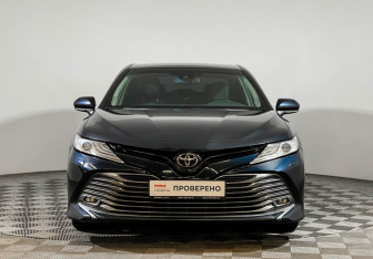 Подержанный автомобиль Toyota Camry Sedan 2019 года (2 фото)