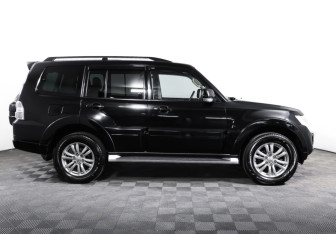 Подержанный автомобиль Mitsubishi Pajero 2014 года (4 фото)