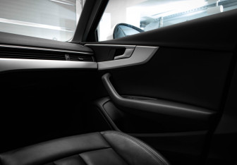 Подержанный автомобиль Audi A4 Sedan 2018 года (22 фото)