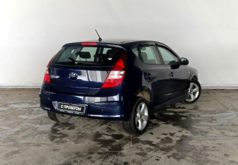 Подержанный автомобиль Hyundai i30 Hatchback 2010 года (4 фото)