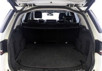 Подержанный автомобиль Land Rover Discovery Sport 2018 года (10 фото)