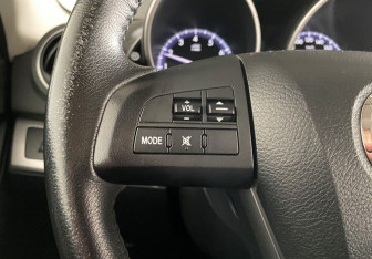 Подержанный автомобиль Mazda 3 Hatchback 2013 года (14 фото)