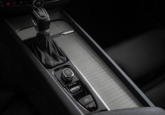 Подержанный автомобиль Volvo XC60 2018 года (15 фото)