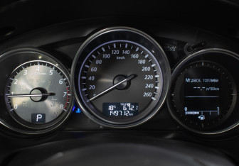Подержанный автомобиль Mazda CX-5 2012 года (12 фото)