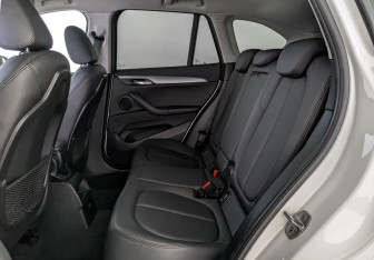 Подержанный автомобиль BMW X1 2018 года (18 фото)