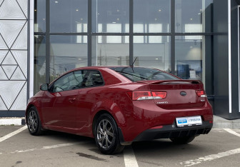 Подержанный автомобиль Kia Cerato Coupe 2011 года (7 фото)