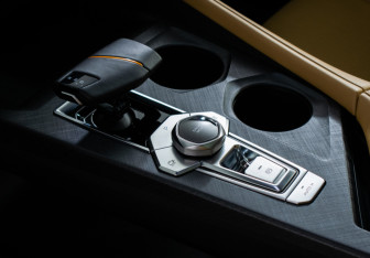 Подержанный автомобиль Changan UNI-V 2022 года (19 фото)