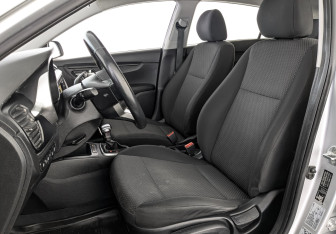 Подержанный автомобиль Kia Rio Hatchback 2021 года (18 фото)