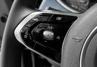 Подержанный автомобиль Voyah Free 2024 года (20 фото)