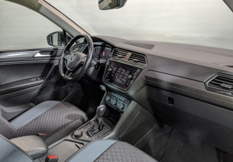 Подержанный автомобиль Volkswagen Tiguan 2019 года (13 фото)