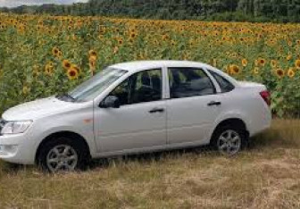 Подержанный автомобиль LADA (ВАЗ) Granta Sedan 2012 года (3 фото)