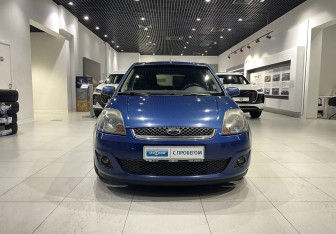 Подержанный автомобиль Ford Fiesta Hatchback 2006 года (2 фото)