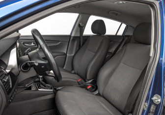 Подержанный автомобиль Kia Rio Hatchback 2021 года (19 фото)