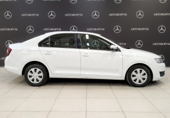 Подержанный автомобиль Skoda Rapid Liftback 2019 года (4 фото)
