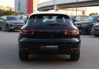 Подержанный автомобиль Porsche Macan 2015 года (6 фото)