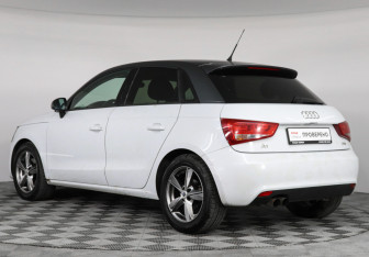 Подержанный автомобиль Audi A1 2012 года (4 фото)