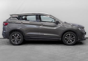 Подержанный автомобиль Geely Coolray 2022 года (4 фото)