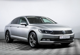 Подержанный автомобиль Volkswagen Passat Sedan 2017 года (3 фото)