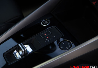 Подержанный автомобиль Audi A3 Sedan 2022 года (20 фото)