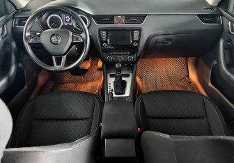 Подержанный автомобиль Skoda Octavia Liftback 2017 года (11 фото)